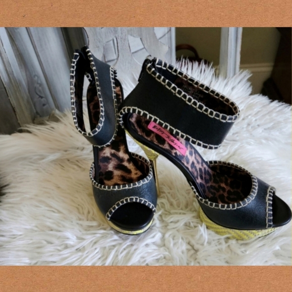 Betsey Johnson Shoes - Betsy Johnsons Vintage Tricksy Stiletto with yellow basket weave Gift Ready